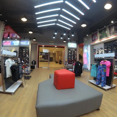 Equipamiento Tienda I-Run, Mall Aventura Santa Anita