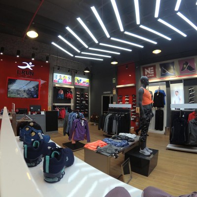 Equipamiento Tienda I-Run, Mall Aventura Santa Anita